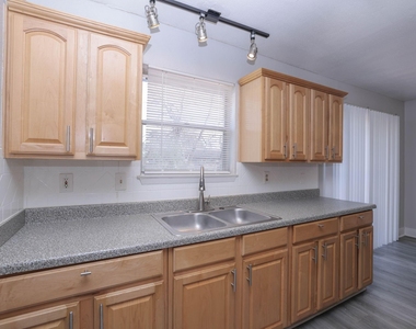 9834 Denning Drive - Photo Thumbnail 13