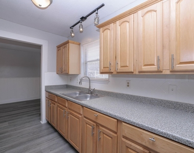 9834 Denning Drive - Photo Thumbnail 12