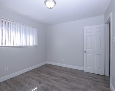 9834 Denning Drive - Photo Thumbnail 21