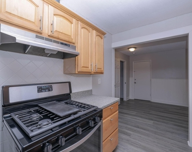 9834 Denning Drive - Photo Thumbnail 11