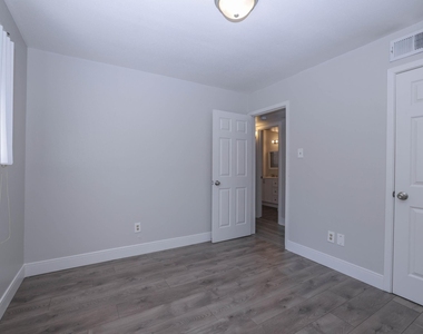 9834 Denning Drive - Photo Thumbnail 22