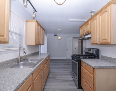 9834 Denning Drive - Photo Thumbnail 15