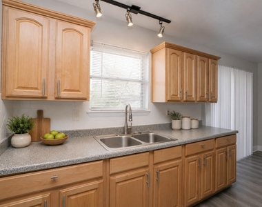 9834 Denning Drive - Photo Thumbnail 10