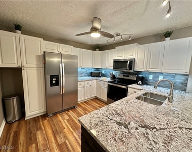 15427 Crystal Lake Drive - Photo Thumbnail 7