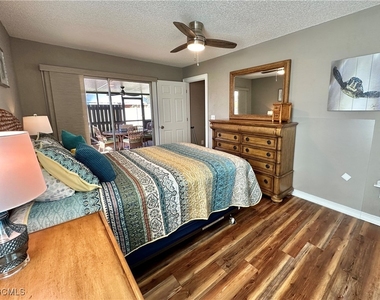 15427 Crystal Lake Drive - Photo Thumbnail 17