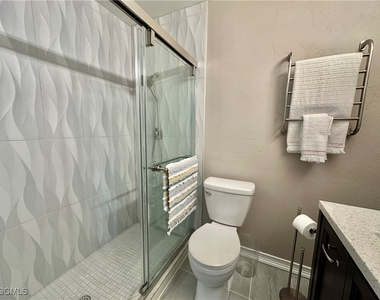 15427 Crystal Lake Drive - Photo Thumbnail 28