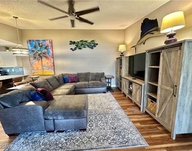 15427 Crystal Lake Drive - Photo Thumbnail 11