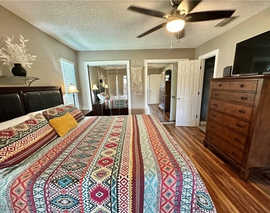 15427 Crystal Lake Drive - Photo Thumbnail 27