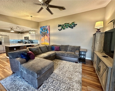 15427 Crystal Lake Drive - Photo Thumbnail 12