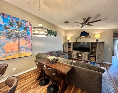 15427 Crystal Lake Drive - Photo Thumbnail 9