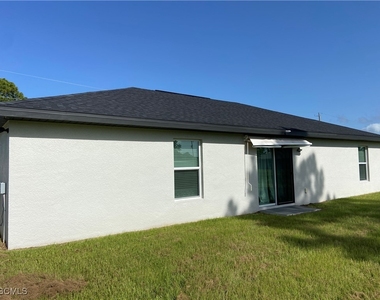 2837 Nw 24th Avenue - Photo Thumbnail 2