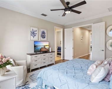 11908 Izarra Way - Photo Thumbnail 15