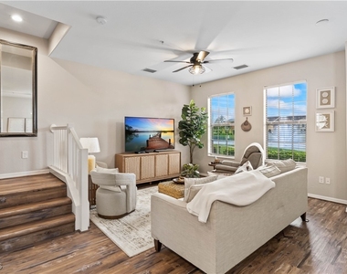 11908 Izarra Way - Photo Thumbnail 4
