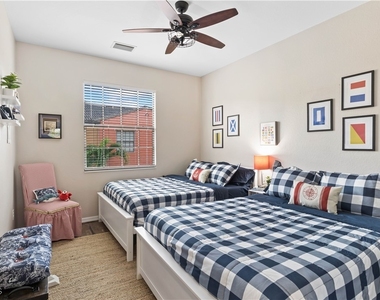 11908 Izarra Way - Photo Thumbnail 21