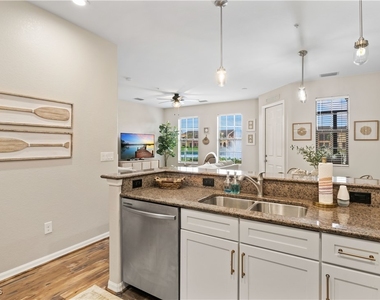 11908 Izarra Way - Photo Thumbnail 11