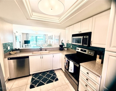 12171 Kelly Sands Way - Photo Thumbnail 4