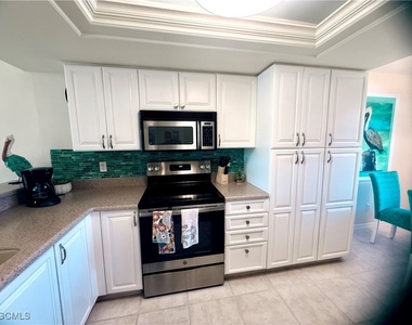 12171 Kelly Sands Way - Photo Thumbnail 6