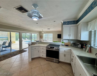 1249 Fruitland Avenue - Photo Thumbnail 6