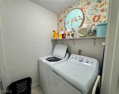 1249 Fruitland Avenue - Photo Thumbnail 18