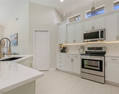 1020 Tivoli Lane - Photo Thumbnail 3