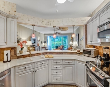 7108 Barrington Circle - Photo Thumbnail 12