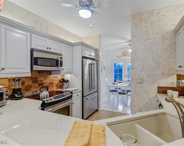 7108 Barrington Circle - Photo Thumbnail 11