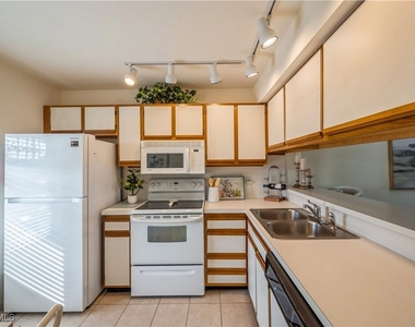 1325 Mainsail Drive - Photo Thumbnail 12