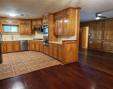 616 Cannan Drive - Photo Thumbnail 17