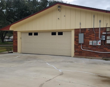 616 Cannan Drive - Photo Thumbnail 6