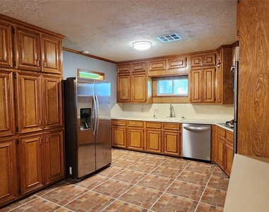 616 Cannan Drive - Photo Thumbnail 20