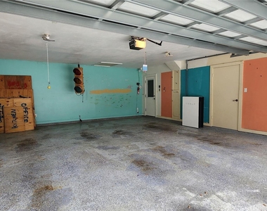 616 Cannan Drive - Photo Thumbnail 7