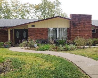 616 Cannan Drive - Photo Thumbnail 1