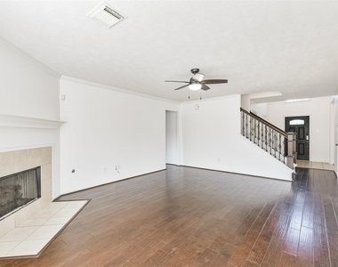 2507 Liza Court - Photo Thumbnail 6