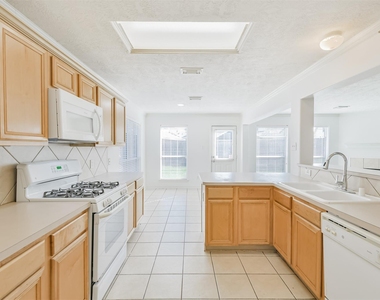 2507 Liza Court - Photo Thumbnail 13