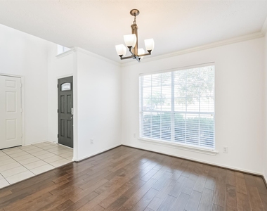 2507 Liza Court - Photo Thumbnail 3