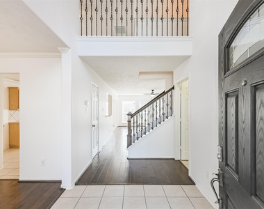 2507 Liza Court - Photo Thumbnail 2