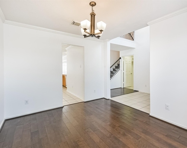 2507 Liza Court - Photo Thumbnail 4