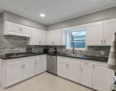 4119 Mischire Drive - Photo Thumbnail 7