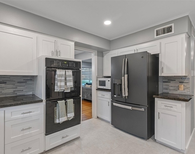 4119 Mischire Drive - Photo Thumbnail 8