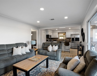 9403 Timberside Drive - Photo Thumbnail 14