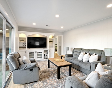 9403 Timberside Drive - Photo Thumbnail 11