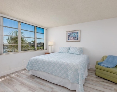 7405 Bay Island Drive S - Photo Thumbnail 16