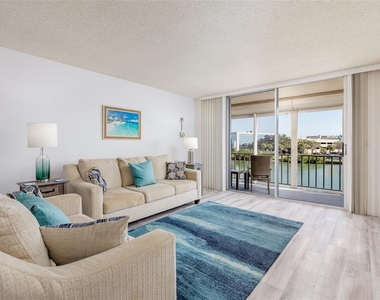 7405 Bay Island Drive S - Photo Thumbnail 5