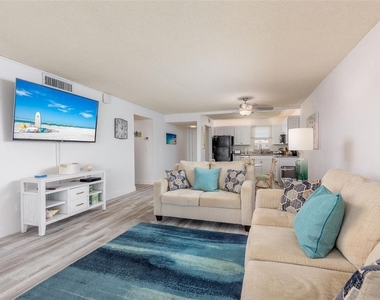 7405 Bay Island Drive S - Photo Thumbnail 10