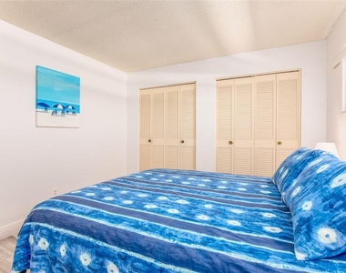 7405 Bay Island Drive S - Photo Thumbnail 20