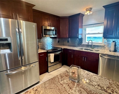 1230 Gulf Boulevard - Photo Thumbnail 12