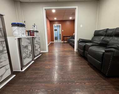 618 Deacon Street - Photo Thumbnail 3