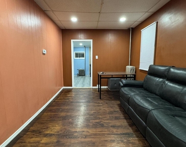 618 Deacon Street - Photo Thumbnail 4
