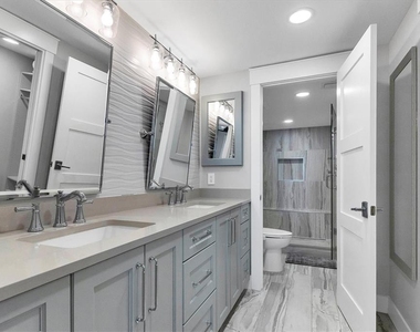 5740 Midnight Pass Road - Photo Thumbnail 21