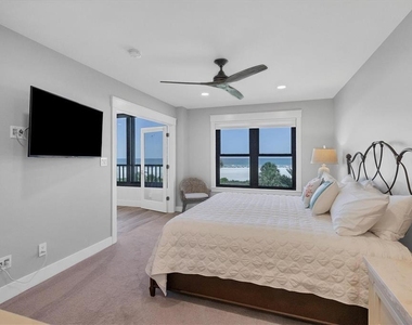 5740 Midnight Pass Road - Photo Thumbnail 20
